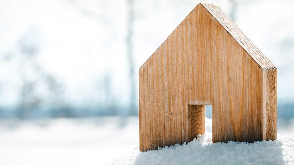 Holzhaus Mini im Schnee
